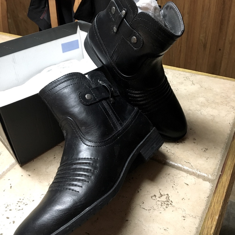 Black boooties